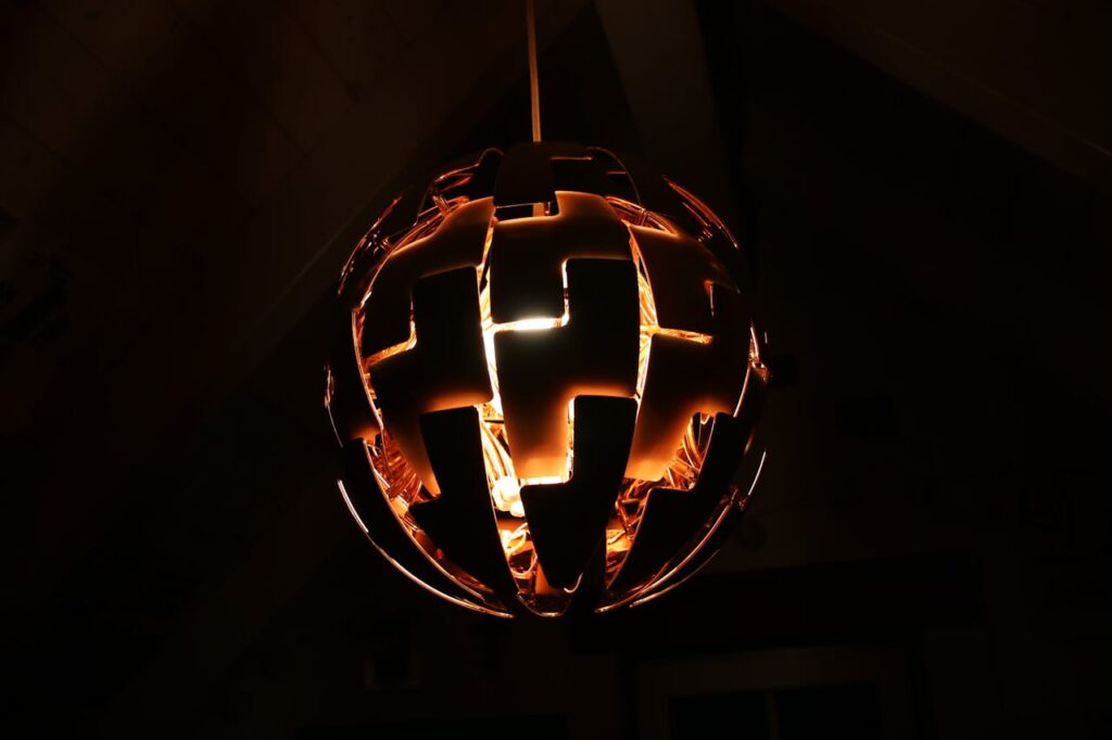 Turned-on Pendant Lamp